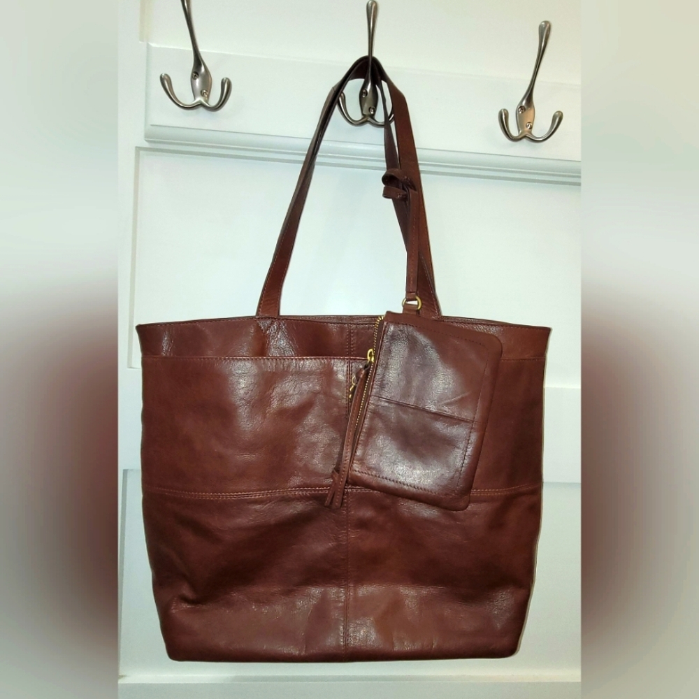 Lucky Brand Kora Leather Zippered Shoulder Bag w/Leather Wristlet Included